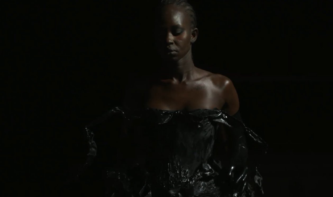 The looks had names like “Fragile Ego,” “Cleopatra As A CEO” and “Waking the Witch.”