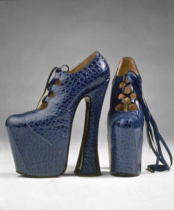 Vivienne Westwood Super Elevated Gillie (Fall/Winter 1993)