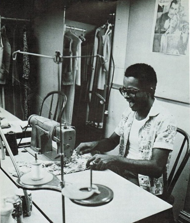 In 1972, a sample maker accidentally overstretched a hem while sewing one of Stephen Burrows's jersey dresses, creating a wavy, rippled edge. Burrows loved the happy accident so much he made it his signature. What's the one-word nickname for this hem technique, named after a leafy vegetable?